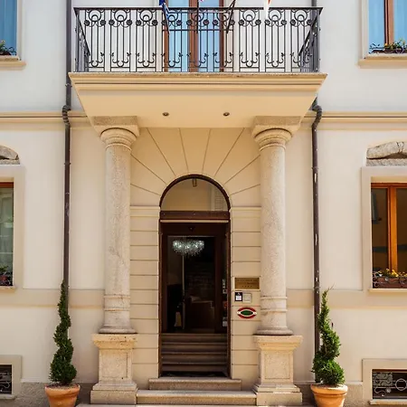 Hotel La Del Conte Mameli 4*