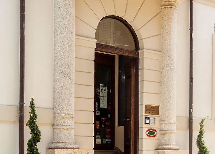 La Del Conte Mameli - Boutique & מלון אולביה